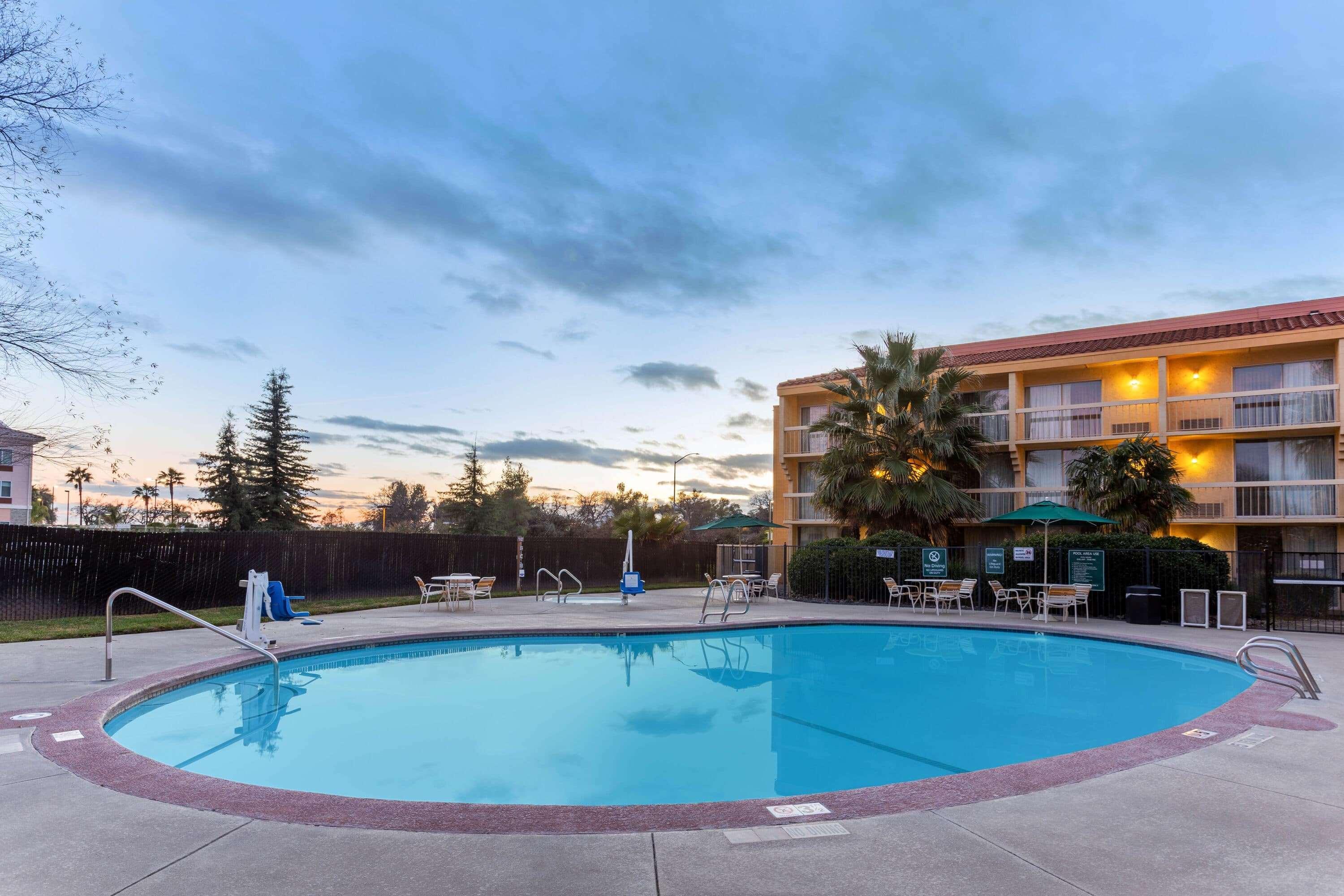 La Quinta By Wyndham Redding Hotel Ngoại thất bức ảnh